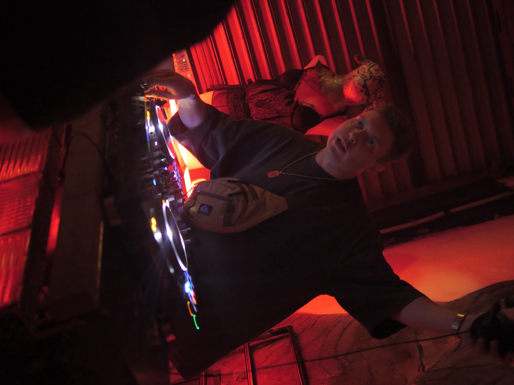 KVADRAT at the decks under red club lighting